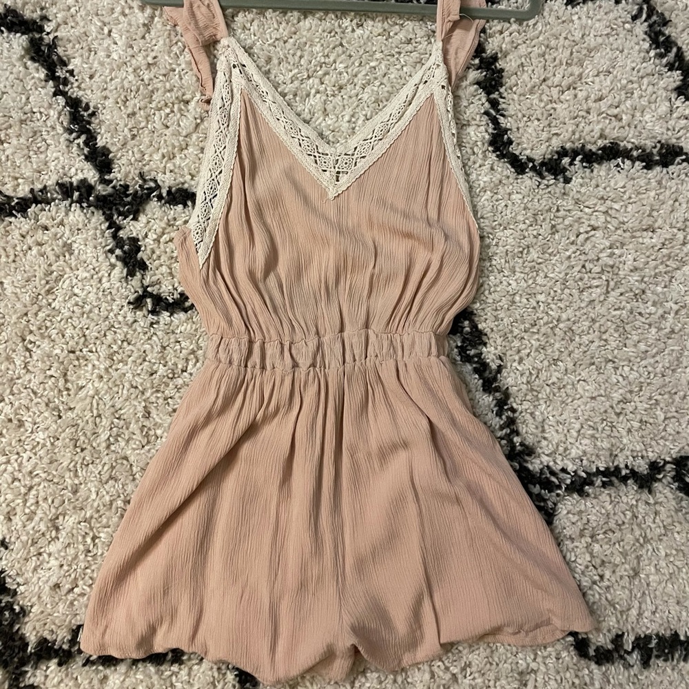 Kendall and Kylie used pink jumpsuit